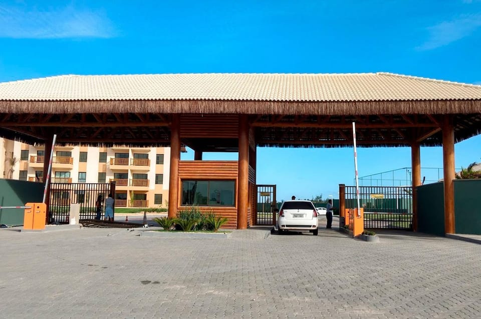 Property building, Facade/entrance, Parking