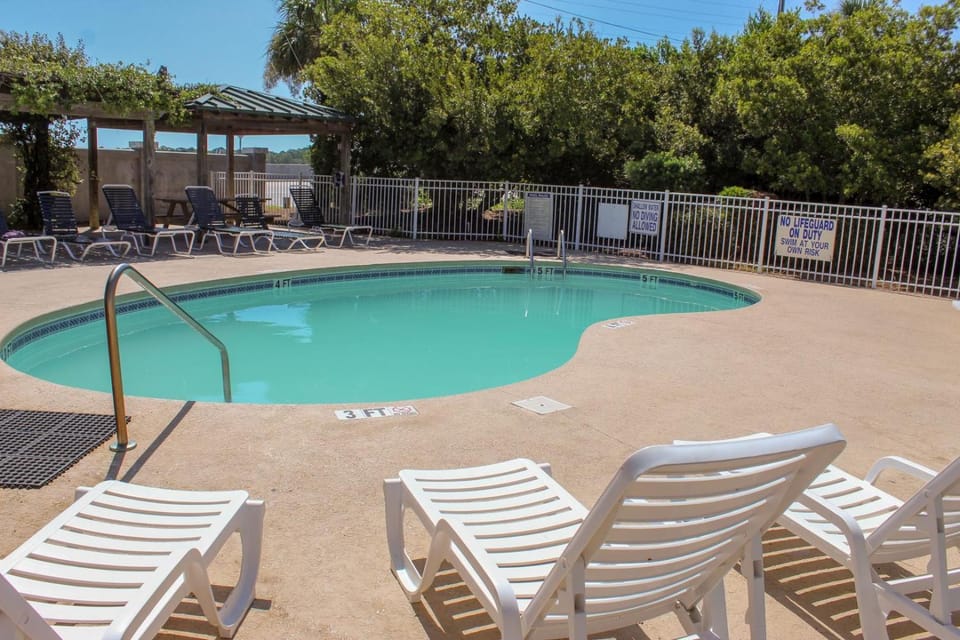 Sunset Retreat Apartment in Folly Beach