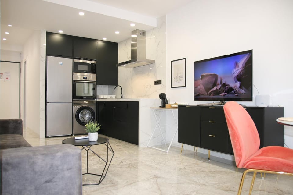 Kitchen or kitchenette, Living room, Dining area