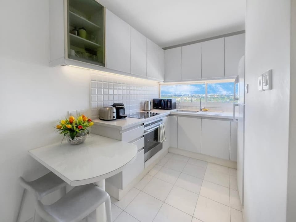 The Sharon Sky Suite Apartment in Herzliya