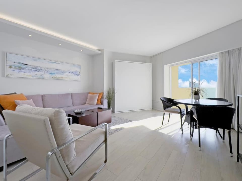 The Sharon Sky Suite Apartment in Herzliya
