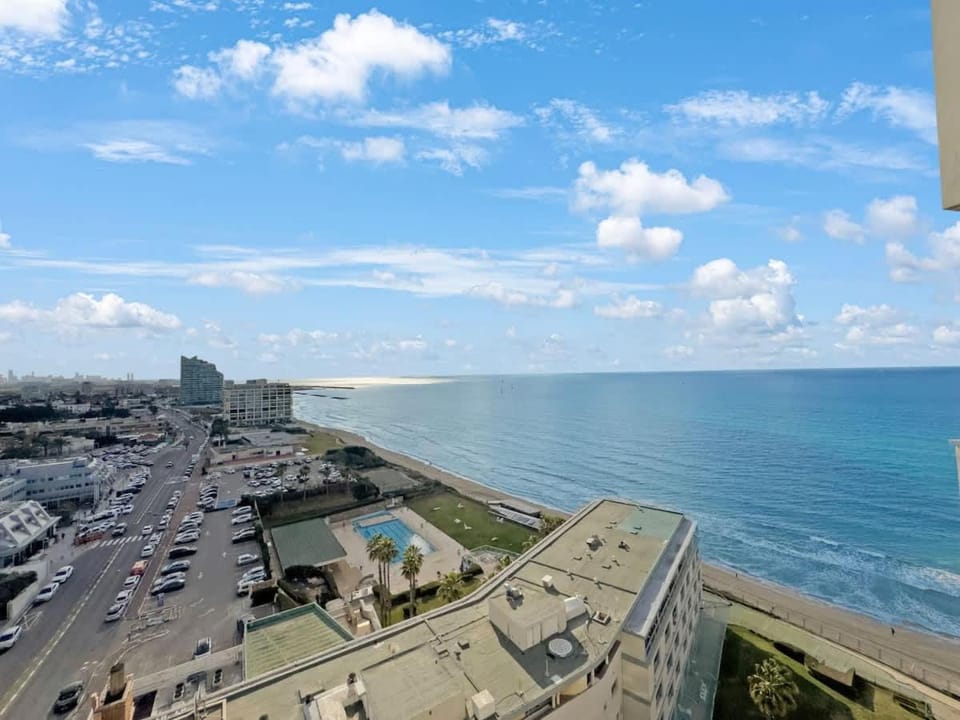 The Sharon Sky Suite Apartment in Herzliya