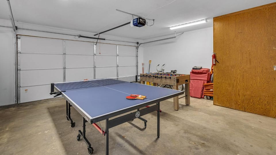 Game Room, Table tennis