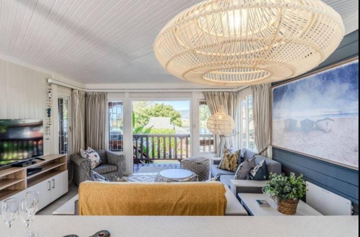 Knysna- Paradise by the Lagoon Chalet in Knysna
