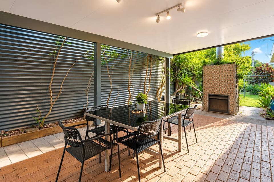 Spacious 4BR Home Near Sunnybank with Modern Amenities Apartment in Brisbane