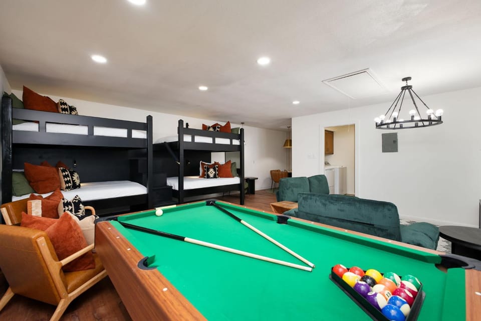 Ultimate Getaway - Pool Hot Tub Games & Outdoor Fun House in San Antonio