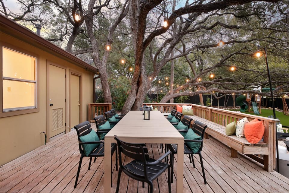 Ultimate Getaway - Pool Hot Tub Games & Outdoor Fun House in San Antonio