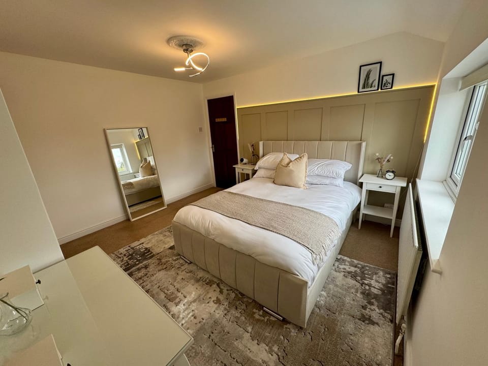 Cosy 4 Bedroom House With Secure Parking House in London Borough of Hillingdon