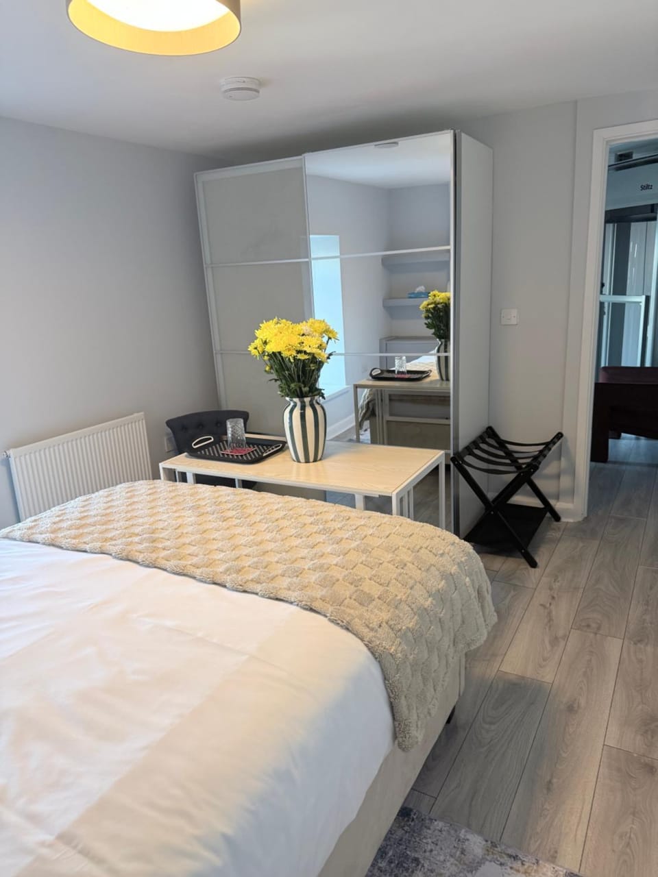 Highbay, Elegant room with sea and garden view in Swansea city centre Bed and Breakfast in Swansea