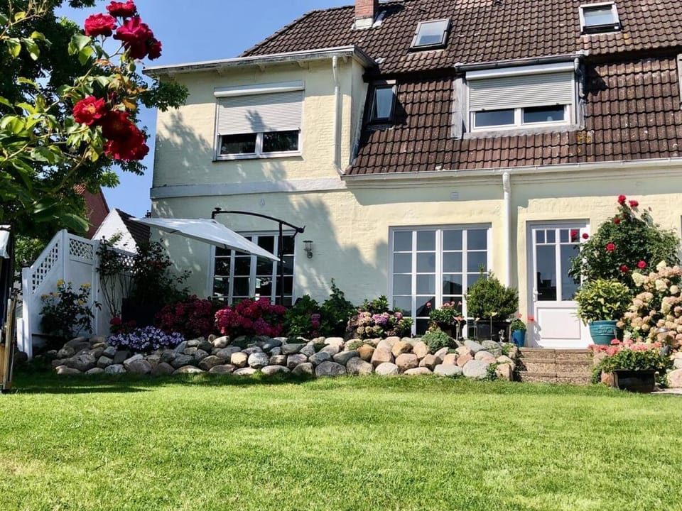 Property building, Garden