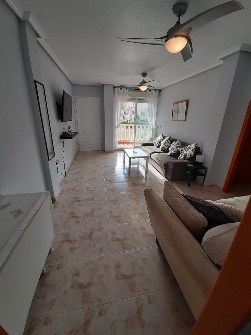 TV and multimedia, Living room, Seating area