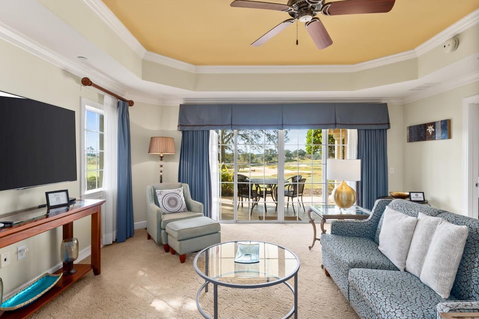 Centre Court Escape, 3 bed, 3 bath, Golf Course Views, Reunion Membership, 1345 Apartment in Four Corners