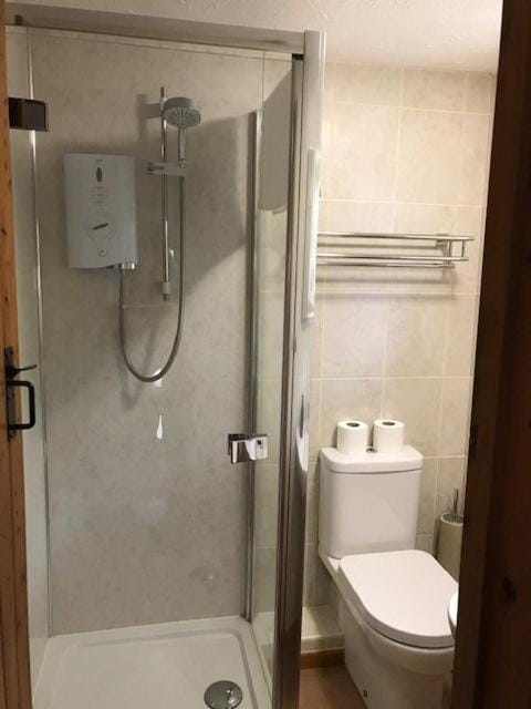 Shower, Toilet