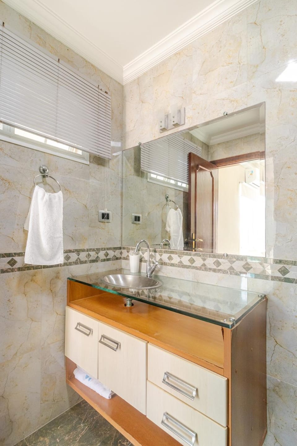 Bathroom, towels