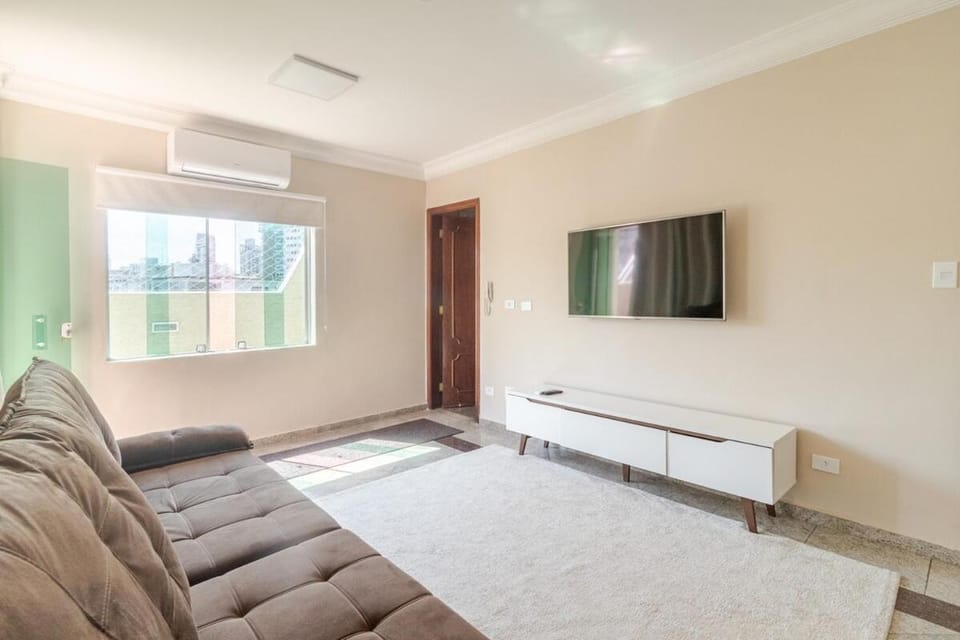 Communal lounge/ TV room, TV and multimedia, Living room, Seating area, Evening entertainment, air conditioner
