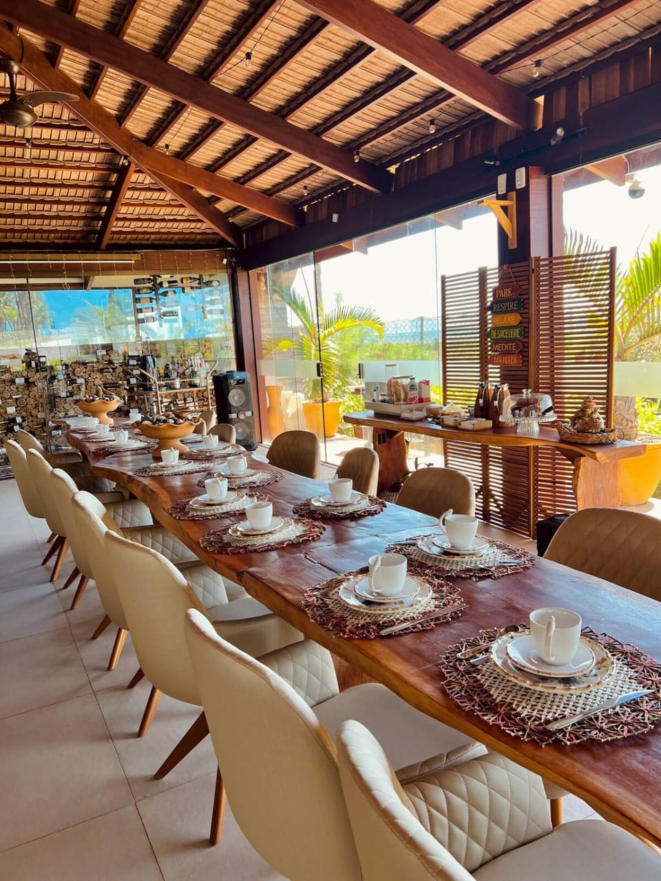 Seating area, Dining area
