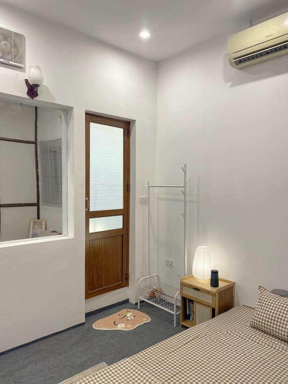 Bed, Bathroom
