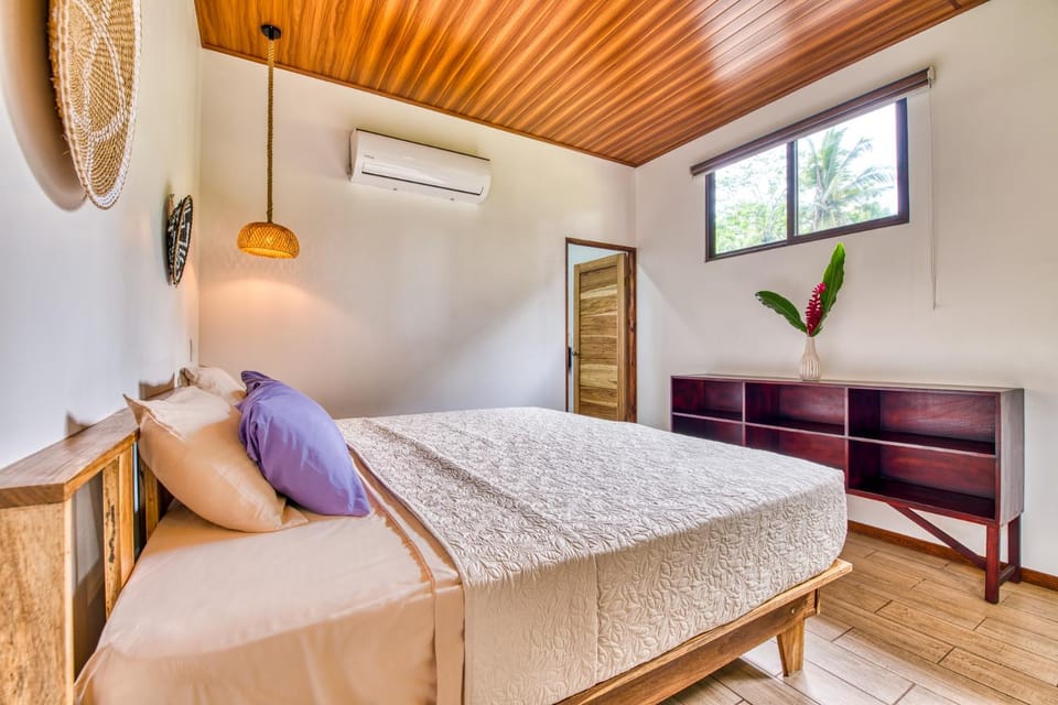 Bed, Bedroom, air conditioner