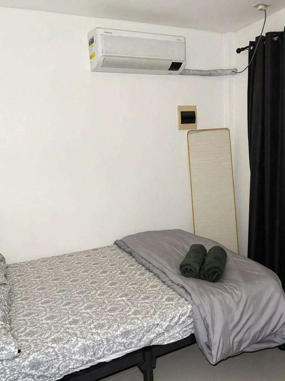 Bed, Bedroom, air conditioner