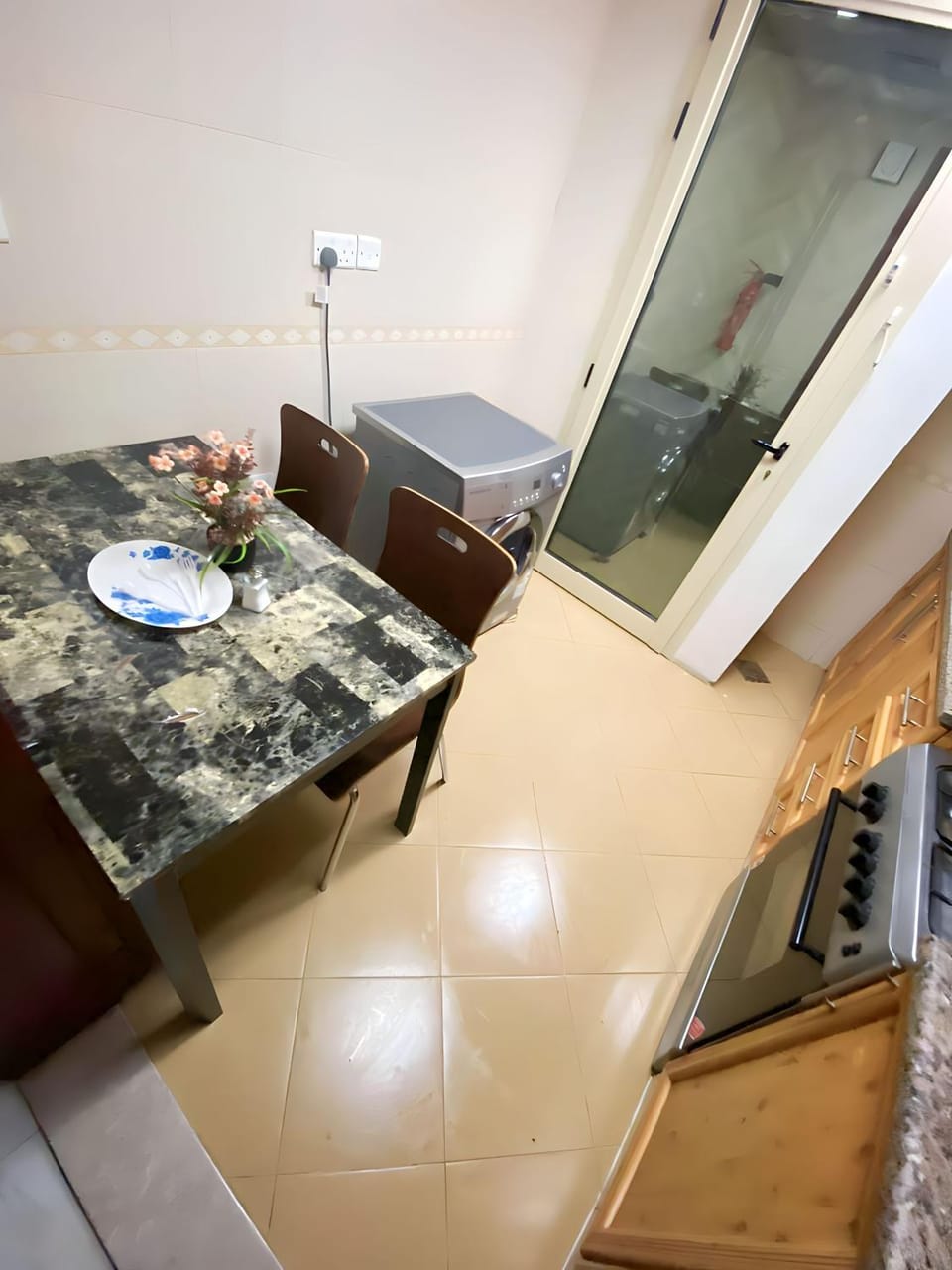 MBZ - Small Pretty Room Hostel in Abu Dhabi