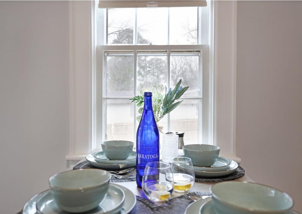 New & Renovated MCM Main Level Duplex 3 mi to Duke Hospital Apartment in Durham
