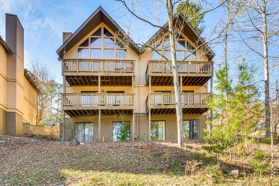 Tee Times & Lake Days! Luxe Keowee Key Living House in Lake Keowee