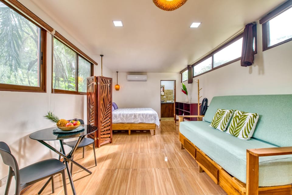 Bed, Photo of the whole room, Seating area, Dining area, Bedroom, Food, air conditioner