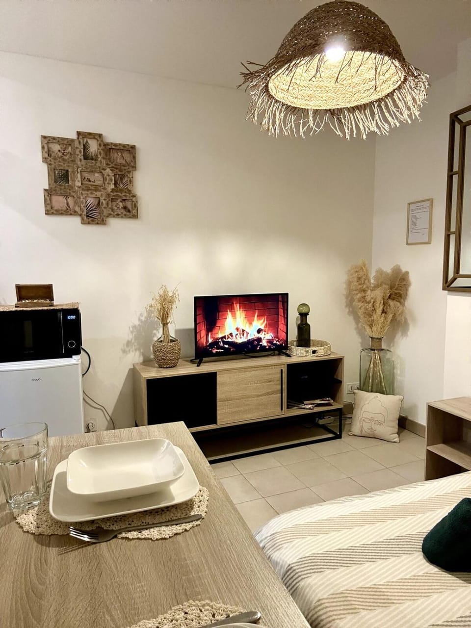 TV and multimedia, Seating area