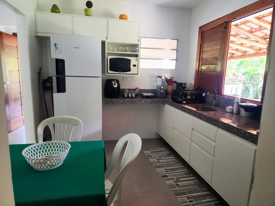 Kitchen or kitchenette, Dining area, oven, stove, toaster
