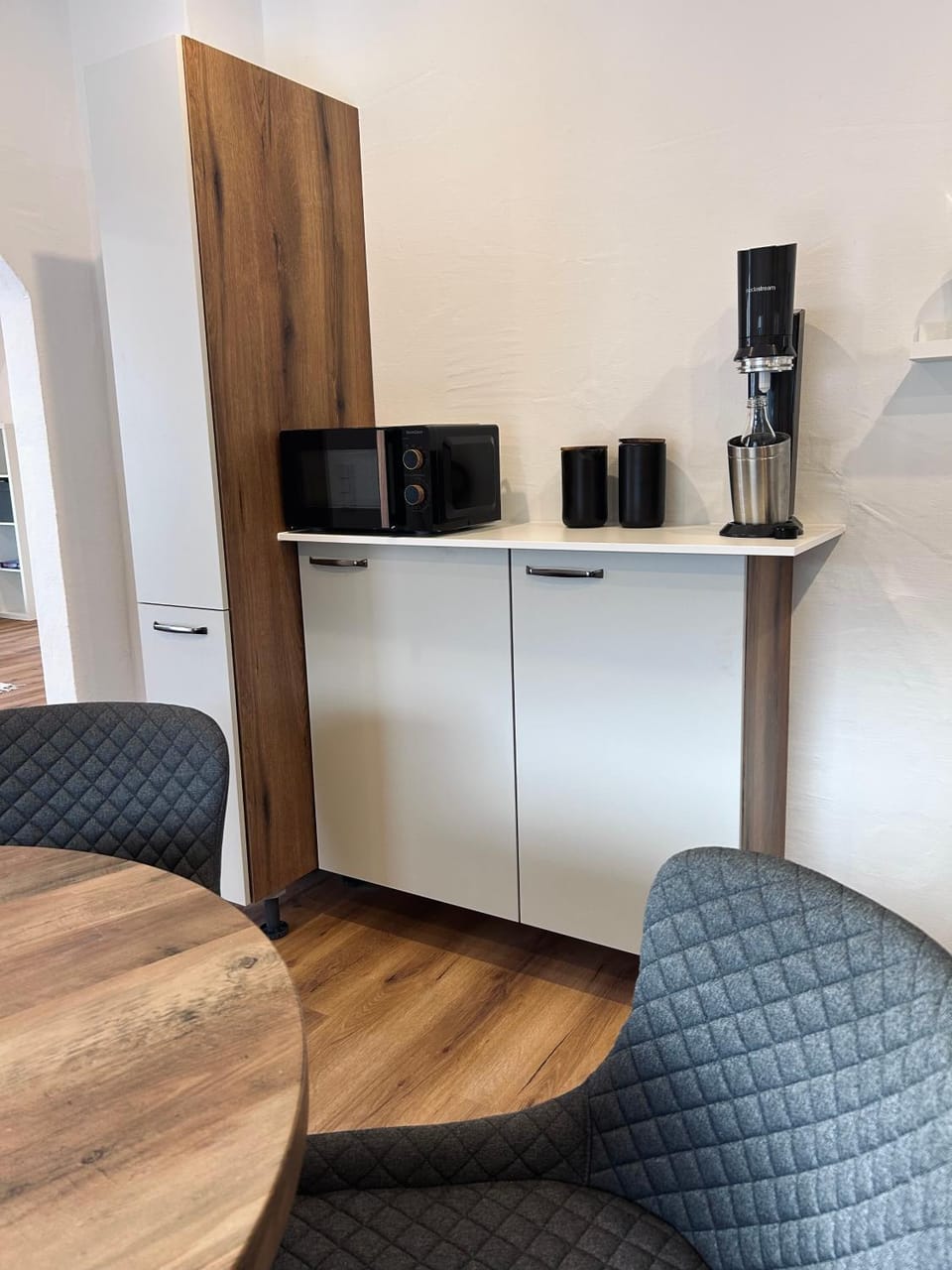 Coffee/tea facilities, Kitchen or kitchenette, microwave, oven, pet friendly, toaster