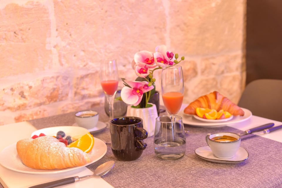 Decorative detail, Breakfast