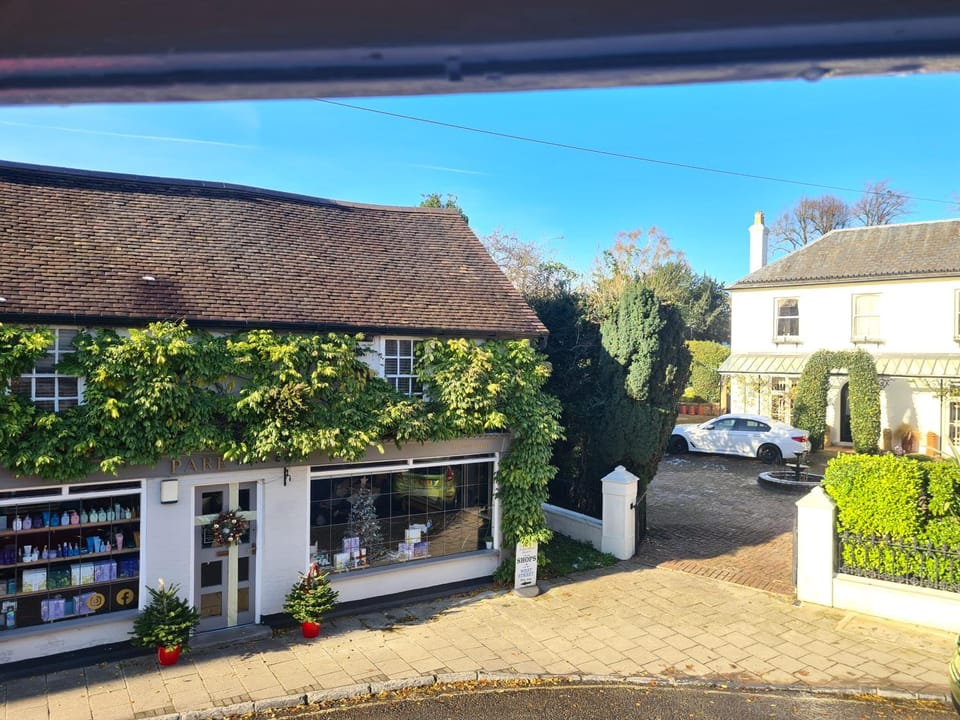 Neighbourhood, Street view