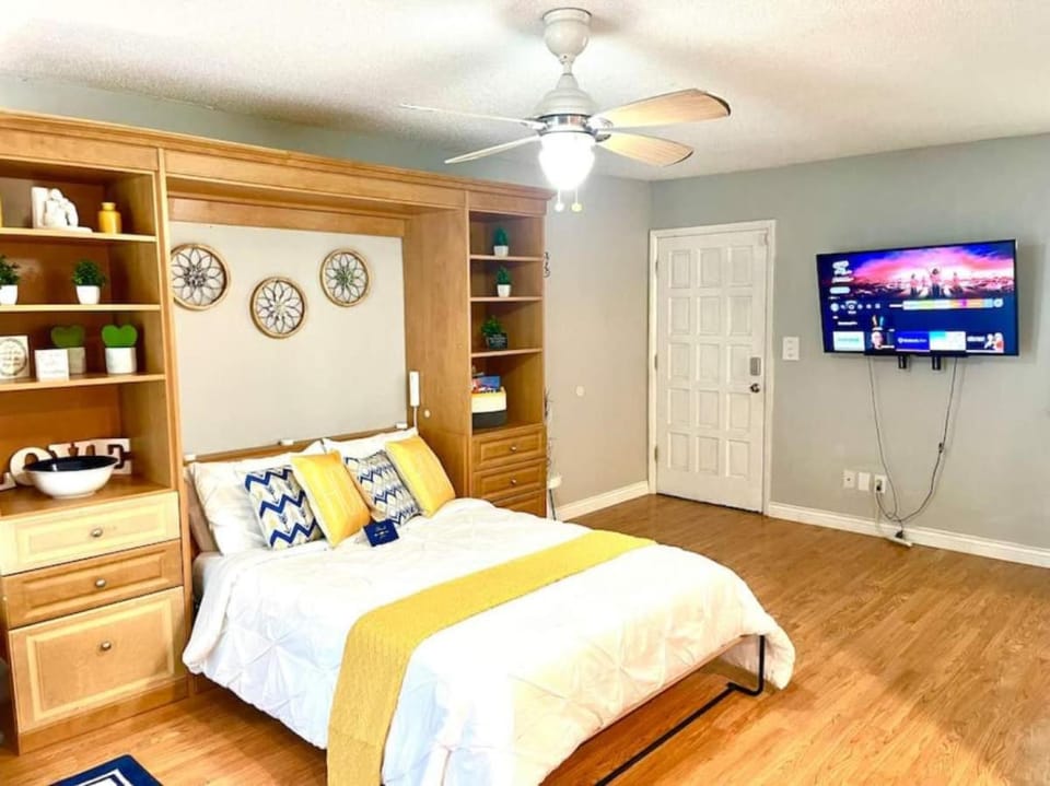 The Town & Country House in Tallahassee