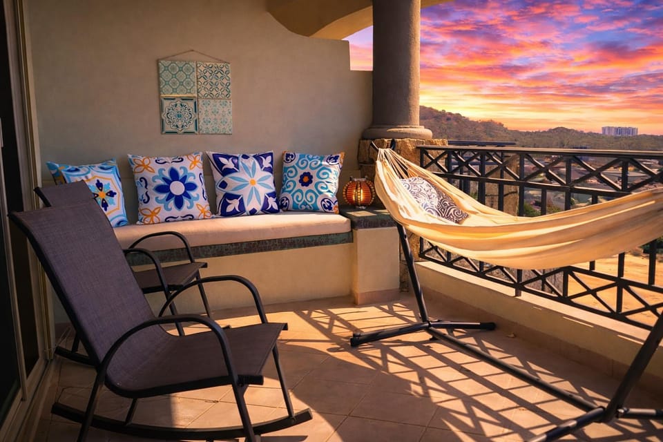Mesmerizing Ocean & Arch Views King Beds Pool Luxury Family Friendly Apartment in Baja California Sur