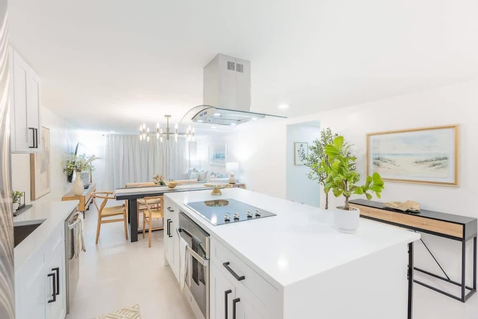 Magnificent Beach Front Condo - Flagler Ave - 111 House in New Smyrna Beach