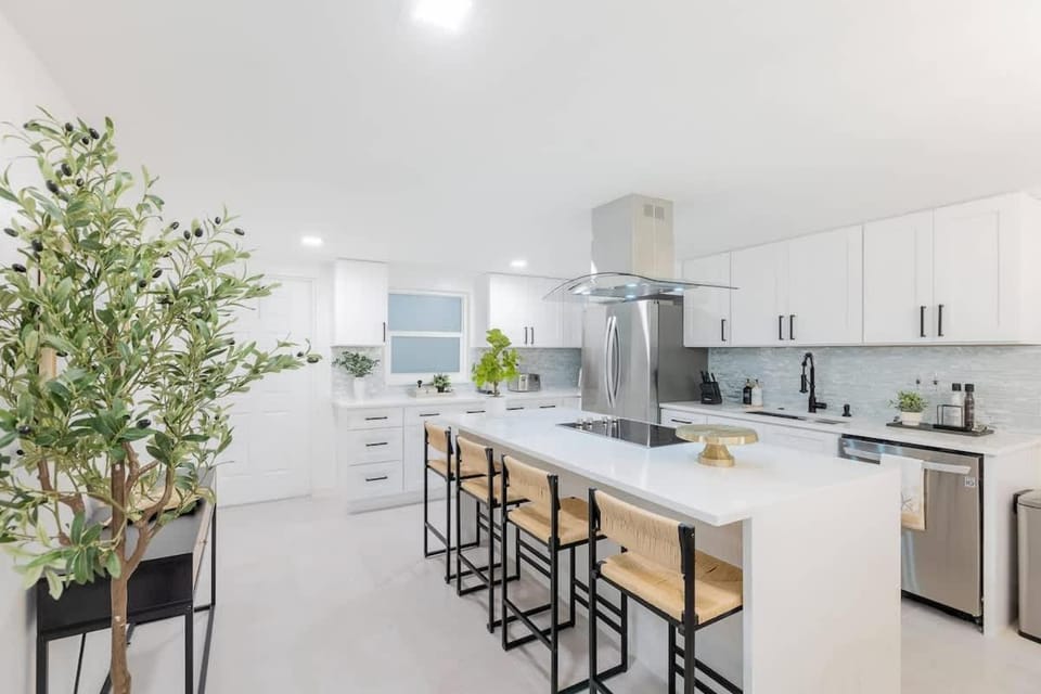 Magnificent Beach Front Condo - Flagler Ave - 111 House in New Smyrna Beach
