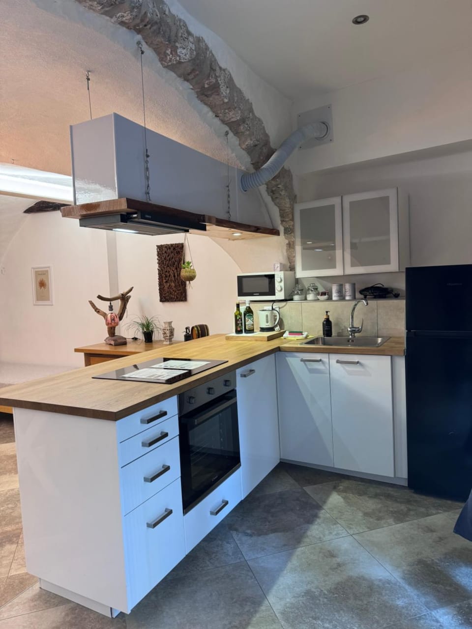 Kitchen or kitchenette, kitchen