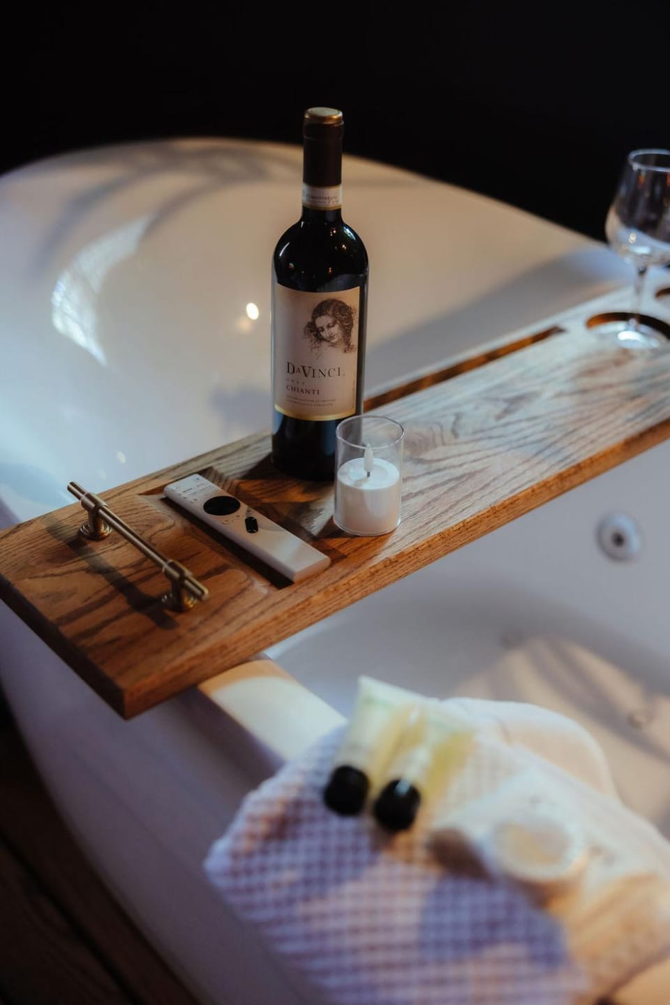 Bathroom, Decorative detail, Alcoholic drinks, Bath, towels