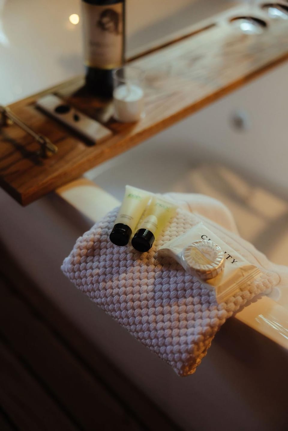 Bathroom, Decorative detail, Bath, towels