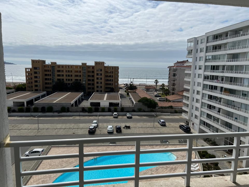 Depto amplio en condominio, sector 4 esquinas Apartment in La Serena