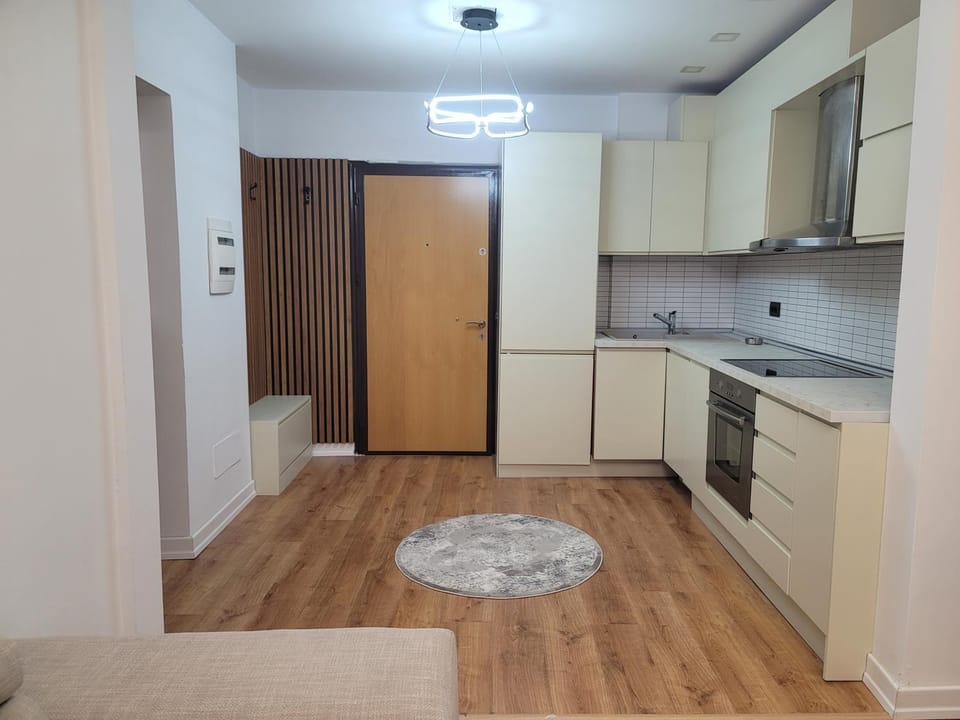 Kitchen or kitchenette, oven, stove