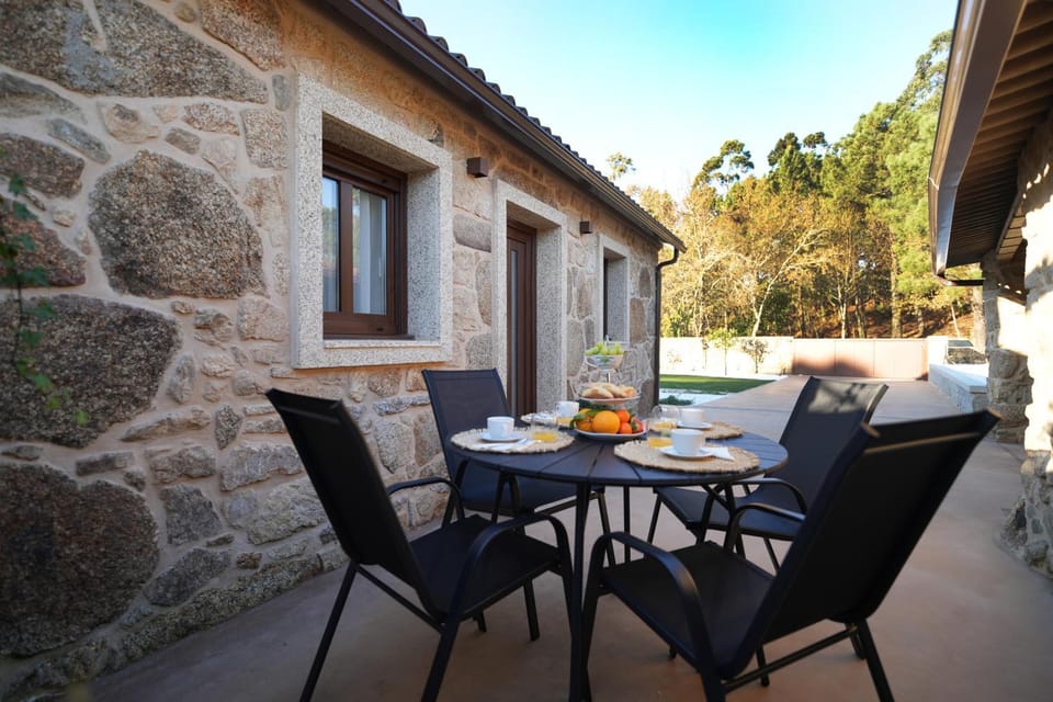 GALIHOST - A casa de Alsira House in O Salnés