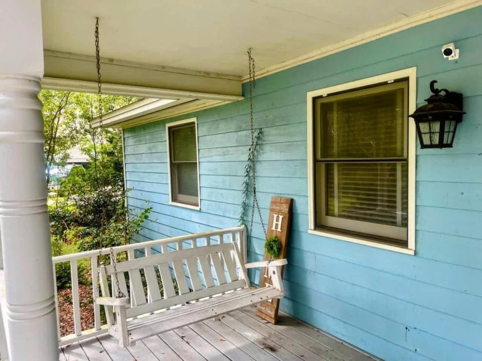 Town & Country Getaway House in Tallahassee