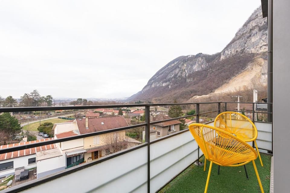 Geneva Téléphérique Flat Apartment in Canton of Geneva