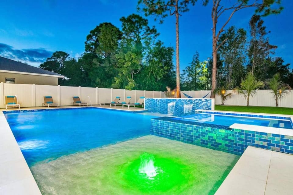 Blue Diamond Beach Home House in North Naples