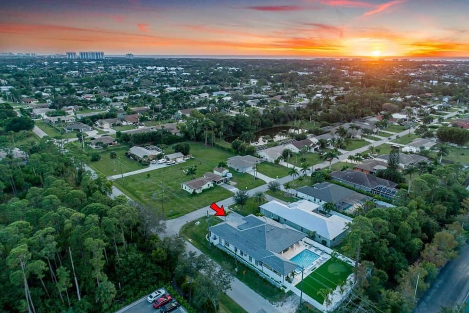 Blue Diamond Beach Home House in North Naples