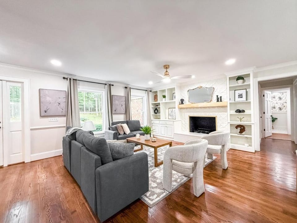 Beautiful Estate in 4 acres of land in Chapel Hill House in Carrboro