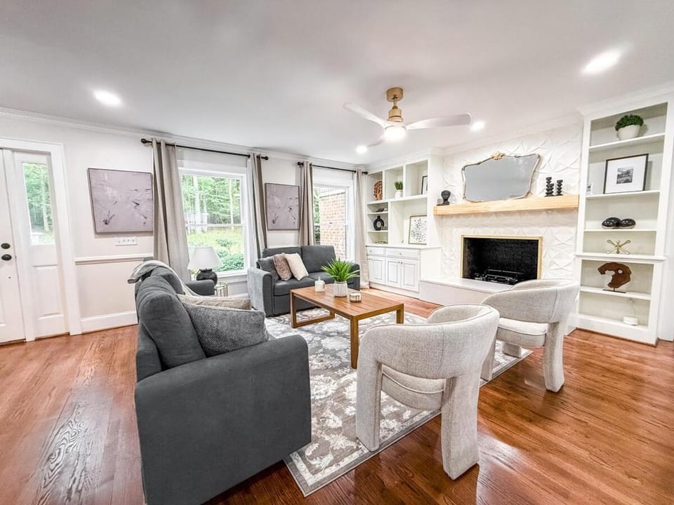 Beautiful Estate in 4 acres of land in Chapel Hill House in Carrboro