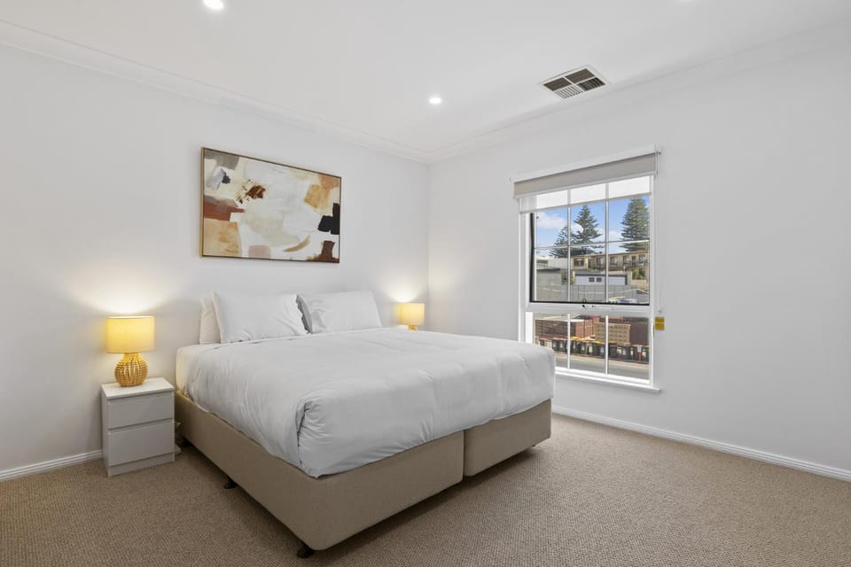 Beachside 3-Bed Retreat with BBQ & Garage House in Adelaide