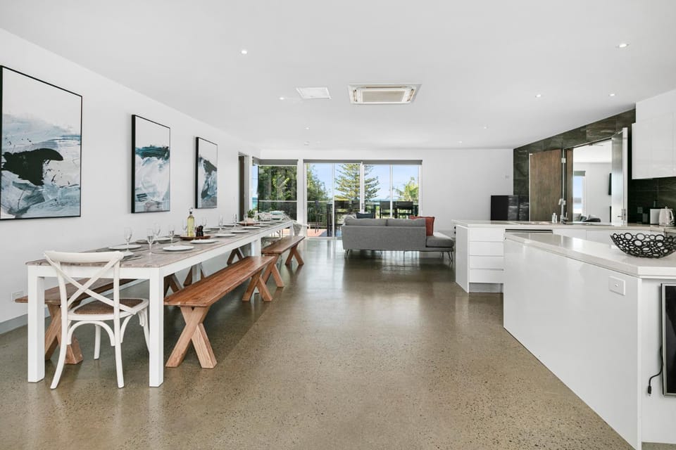 Kitchen or kitchenette, Living room, Dining area